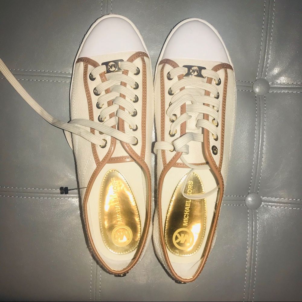 Micheal Kors flats